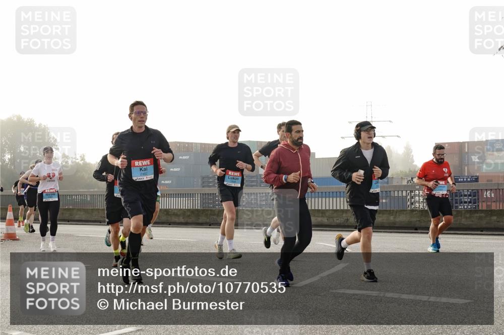 03.10.2026 - Köhlbrandbrückenlauf Michael Burmester http://msf.ph/oto/10770535 03.10.2026 09:14:19 Position 3 2462, 19 meine-sportfotos.de