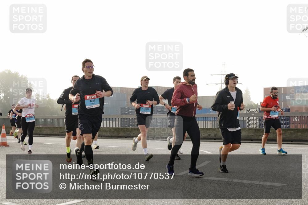 03.10.2026 - Köhlbrandbrückenlauf Michael Burmester http://msf.ph/oto/10770537 03.10.2026 09:14:19 Position 3 2462 meine-sportfotos.de