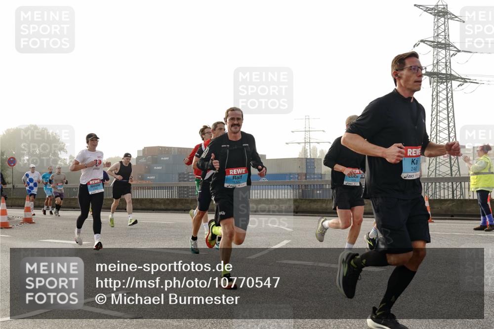 03.10.2026 - Köhlbrandbrückenlauf Michael Burmester http://msf.ph/oto/10770547 03.10.2026 09:14:20 Position 3 1320, 1608, 24 meine-sportfotos.de
