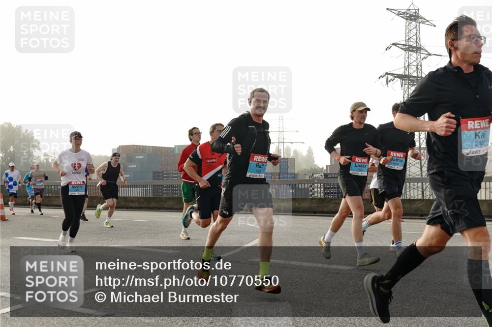 03.10.2026 - Köhlbrandbrückenlauf Michael Burmester http://msf.ph/oto/10770550 03.10.2026 09:14:20 Position 3 1320, 1608, 2462 meine-sportfotos.de