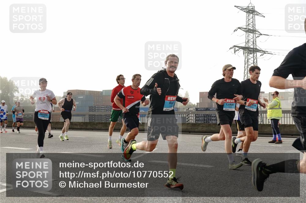 03.10.2026 - Köhlbrandbrückenlauf Michael Burmester http://msf.ph/oto/10770552 03.10.2026 09:14:20 Position 3 1609, 1608, 132 meine-sportfotos.de