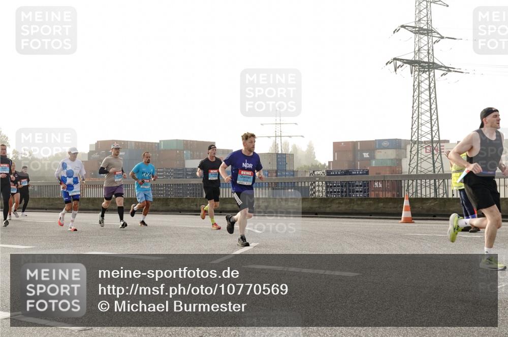03.10.2026 - Köhlbrandbrückenlauf Michael Burmester http://msf.ph/oto/10770569 03.10.2026 09:14:23 Position 3  meine-sportfotos.de