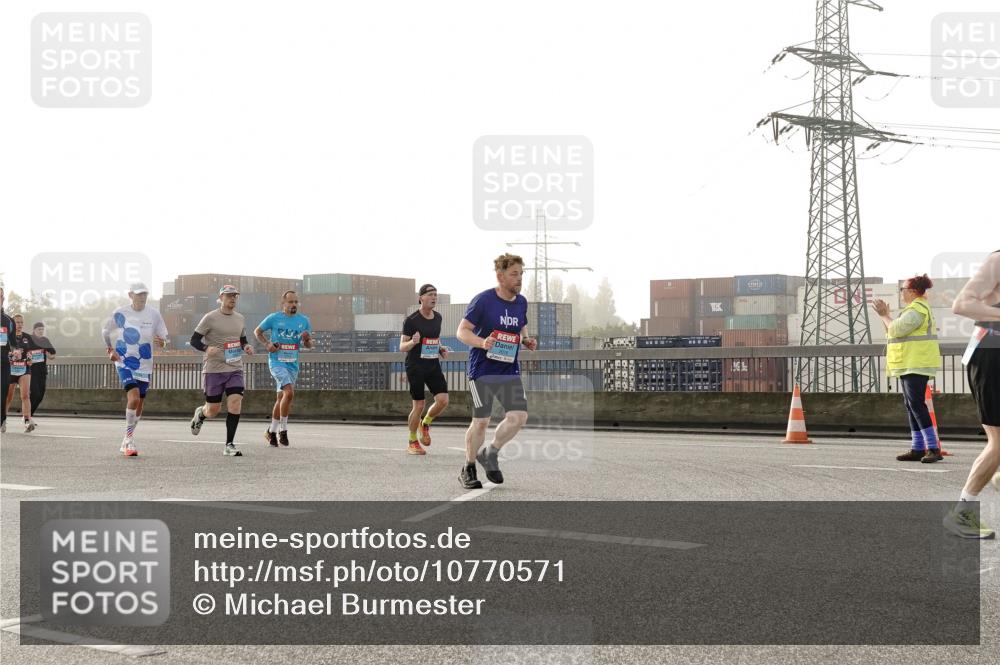 03.10.2026 - Köhlbrandbrückenlauf Michael Burmester http://msf.ph/oto/10770571 03.10.2026 09:14:23 Position 3 2018 meine-sportfotos.de