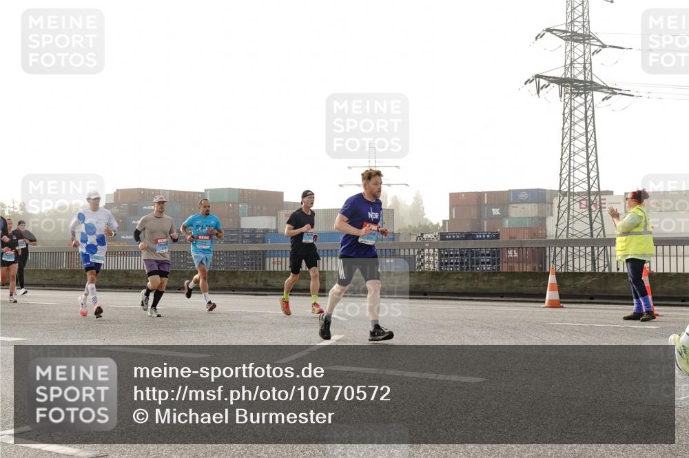 03.10.2026 - Köhlbrandbrückenlauf Michael Burmester http://msf.ph/oto/10770572 03.10.2026 09:14:23 Position 3  meine-sportfotos.de
