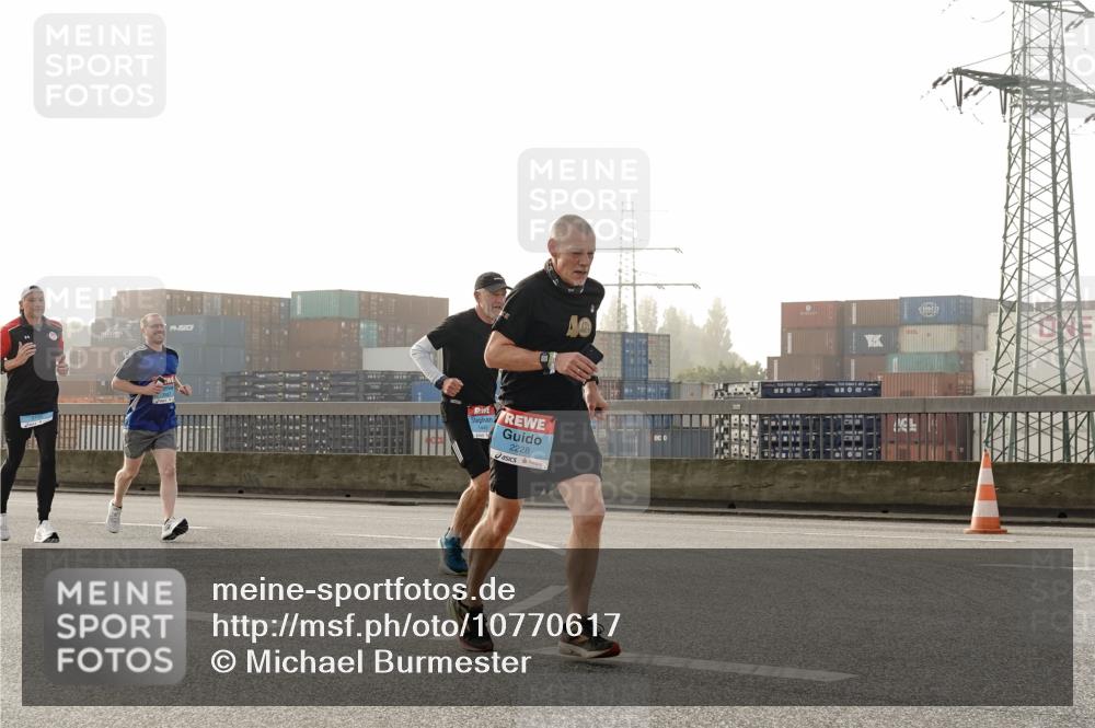 03.10.2026 - Köhlbrandbrückenlauf Michael Burmester http://msf.ph/oto/10770617 03.10.2026 09:14:30 Position 3 19, 1449, 2228 meine-sportfotos.de