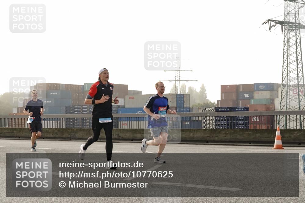 03.10.2026 - Köhlbrandbrückenlauf Michael Burmester http://msf.ph/oto/10770625 03.10.2026 09:14:31 Position 3 2427 meine-sportfotos.de