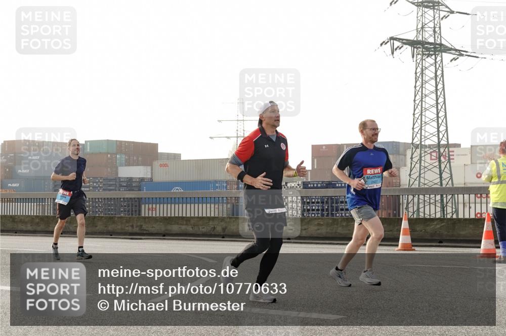 03.10.2026 - Köhlbrandbrückenlauf Michael Burmester http://msf.ph/oto/10770633 03.10.2026 09:14:32 Position 3 9, 2427 meine-sportfotos.de