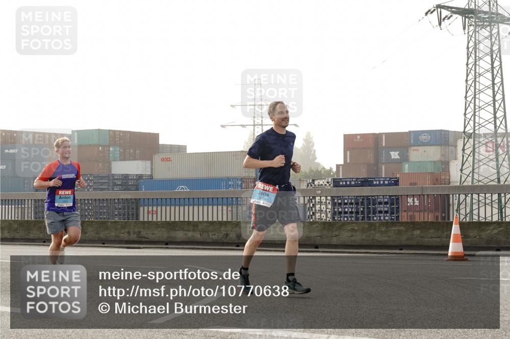 03.10.2026 - Köhlbrandbrückenlauf Michael Burmester http://msf.ph/oto/10770638 03.10.2026 09:14:34 Position 3 1833, 3089 meine-sportfotos.de