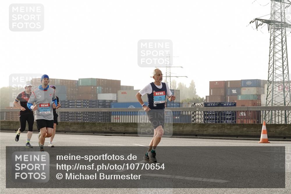 03.10.2026 - Köhlbrandbrückenlauf Michael Burmester http://msf.ph/oto/10770654 03.10.2026 09:14:37 Position 3 12279, 3797 meine-sportfotos.de