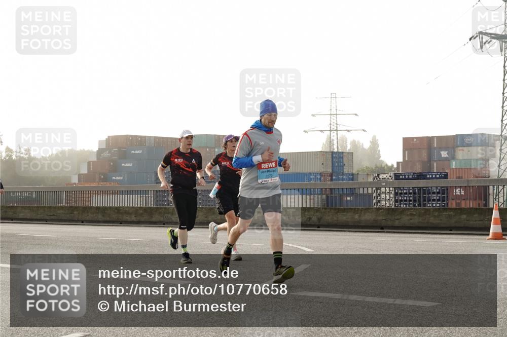 03.10.2026 - Köhlbrandbrückenlauf Michael Burmester http://msf.ph/oto/10770658 03.10.2026 09:14:38 Position 3 2279 meine-sportfotos.de
