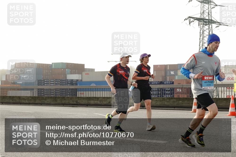 03.10.2026 - Köhlbrandbrückenlauf Michael Burmester http://msf.ph/oto/10770670 03.10.2026 09:14:39 Position 3 2279 meine-sportfotos.de