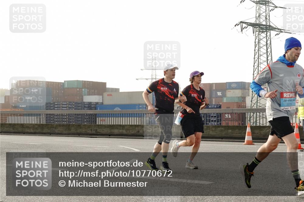 03.10.2026 - Köhlbrandbrückenlauf Michael Burmester http://msf.ph/oto/10770672 03.10.2026 09:14:39 Position 3 5, 2279 meine-sportfotos.de