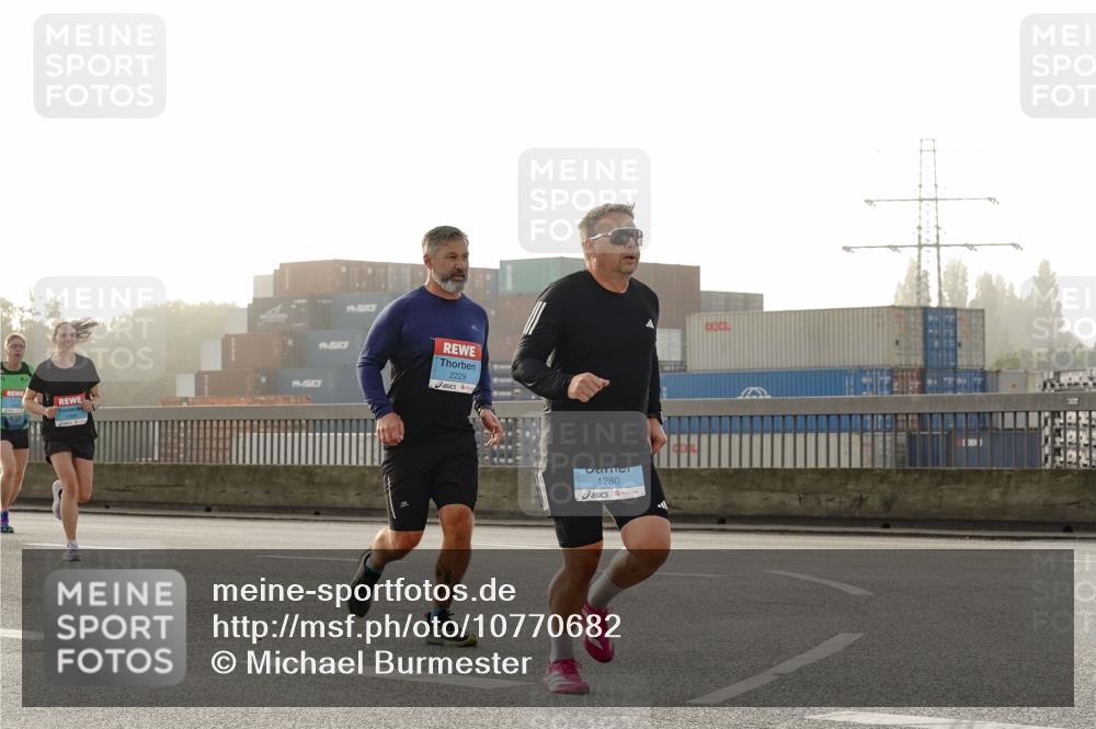 03.10.2026 - Köhlbrandbrückenlauf Michael Burmester http://msf.ph/oto/10770682 03.10.2026 09:14:41 Position 3 2229, 1280 meine-sportfotos.de