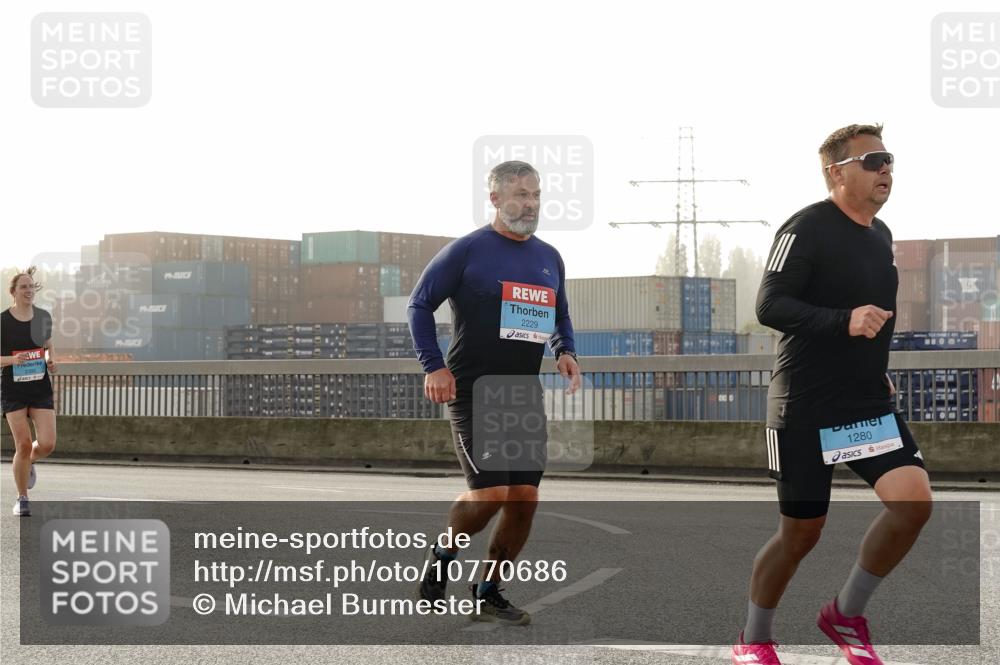 03.10.2026 - Köhlbrandbrückenlauf Michael Burmester http://msf.ph/oto/10770686 03.10.2026 09:14:42 Position 3 2229, 1280 meine-sportfotos.de