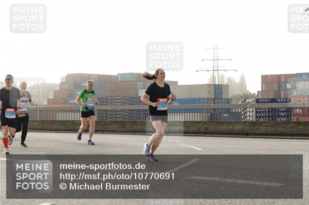 03.10.2026 - Köhlbrandbrückenlauf Michael Burmester http://msf.ph/oto/10770691 03.10.2026 09:14:43 Position 3 2217 meine-sportfotos.de
