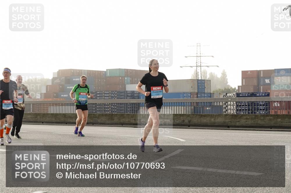 03.10.2026 - Köhlbrandbrückenlauf Michael Burmester http://msf.ph/oto/10770693 03.10.2026 09:14:43 Position 3 2390 meine-sportfotos.de