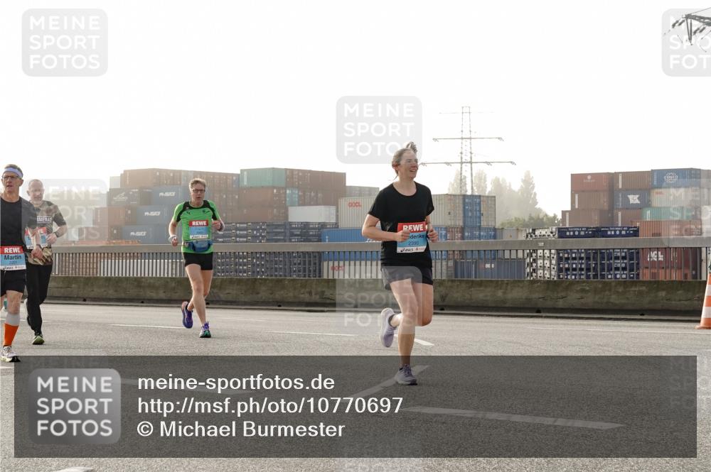 03.10.2026 - Köhlbrandbrückenlauf Michael Burmester http://msf.ph/oto/10770697 03.10.2026 09:14:44 Position 3 2390 meine-sportfotos.de
