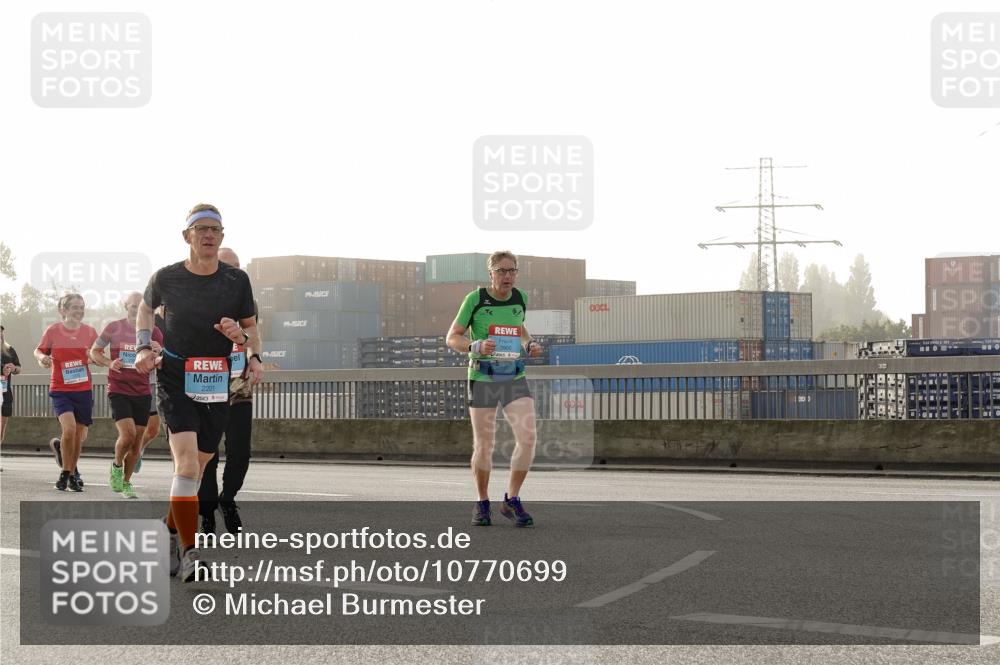 03.10.2026 - Köhlbrandbrückenlauf Michael Burmester http://msf.ph/oto/10770699 03.10.2026 09:14:45 Position 3 2201, 19, 19, 3900 meine-sportfotos.de
