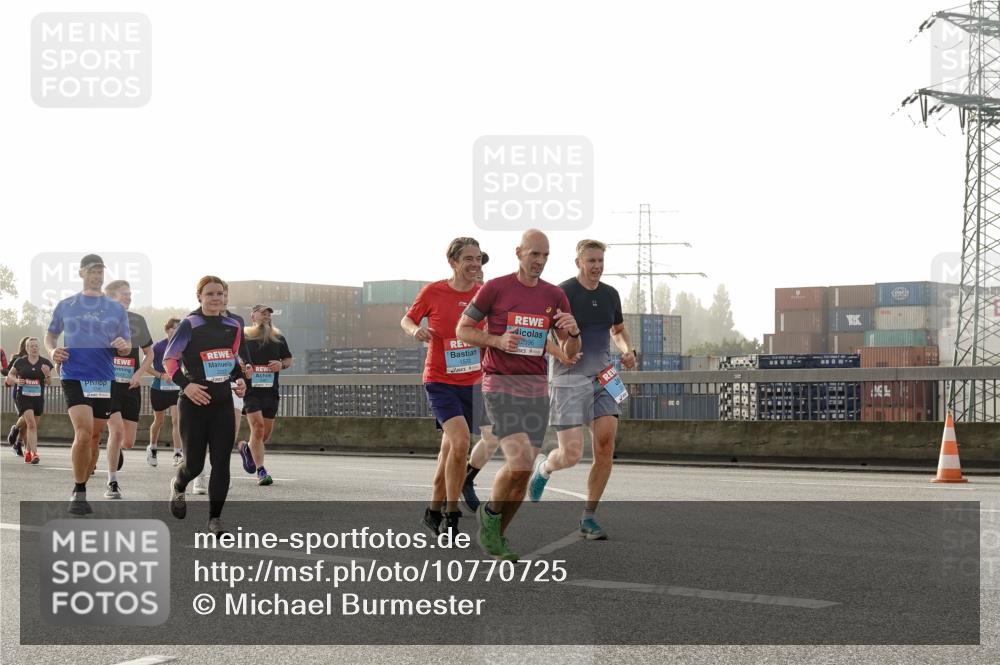 03.10.2026 - Köhlbrandbrückenlauf Michael Burmester http://msf.ph/oto/10770725 03.10.2026 09:14:48 Position 3 2122, 2297 meine-sportfotos.de