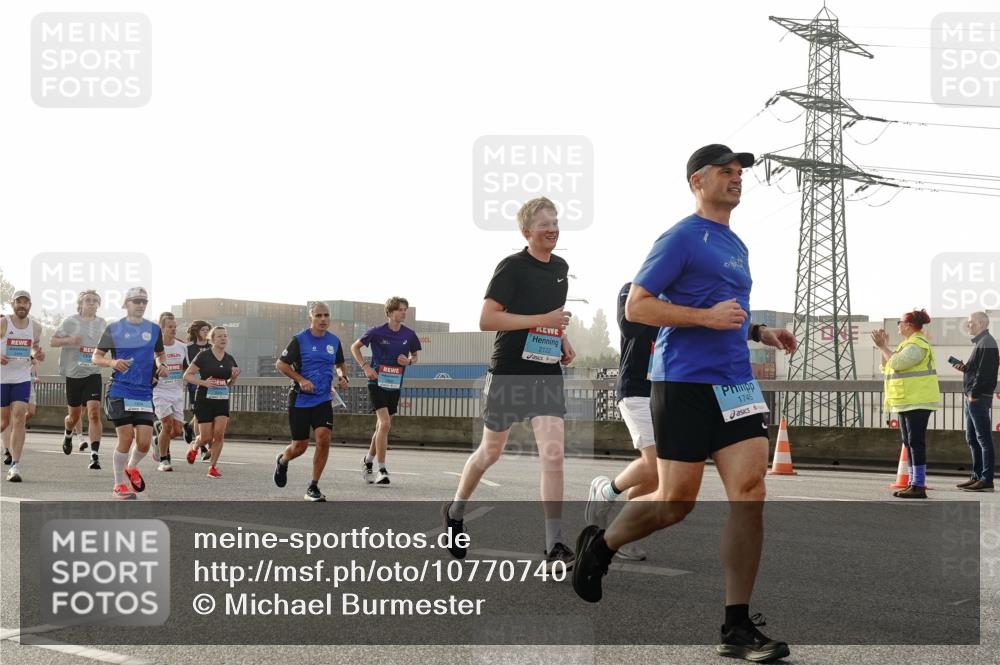 03.10.2026 - Köhlbrandbrückenlauf Michael Burmester http://msf.ph/oto/10770740 03.10.2026 09:14:50 Position 3 2122, 1745 meine-sportfotos.de