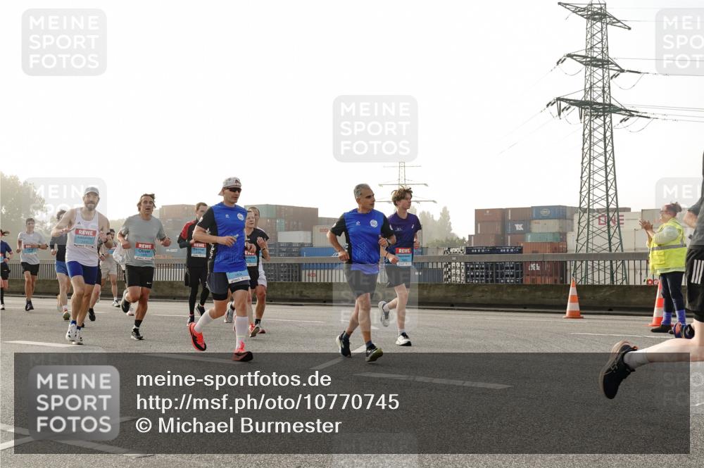 03.10.2026 - Köhlbrandbrückenlauf Michael Burmester http://msf.ph/oto/10770745 03.10.2026 09:14:51 Position 3 1834, 274 meine-sportfotos.de
