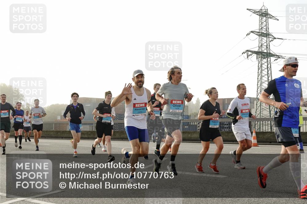 03.10.2026 - Köhlbrandbrückenlauf Michael Burmester http://msf.ph/oto/10770763 03.10.2026 09:14:53 Position 3 2400, 1476, 2185, 1475, 2274, 183 meine-sportfotos.de