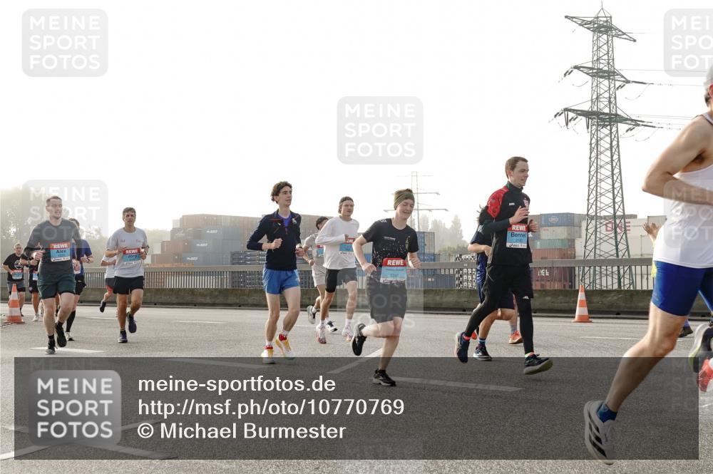 03.10.2026 - Köhlbrandbrückenlauf Michael Burmester http://msf.ph/oto/10770769 03.10.2026 09:14:54 Position 3 2345 meine-sportfotos.de