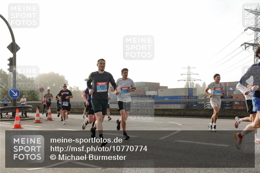 03.10.2026 - Köhlbrandbrückenlauf Michael Burmester http://msf.ph/oto/10770774 03.10.2026 09:14:55 Position 3 1055, 361 meine-sportfotos.de
