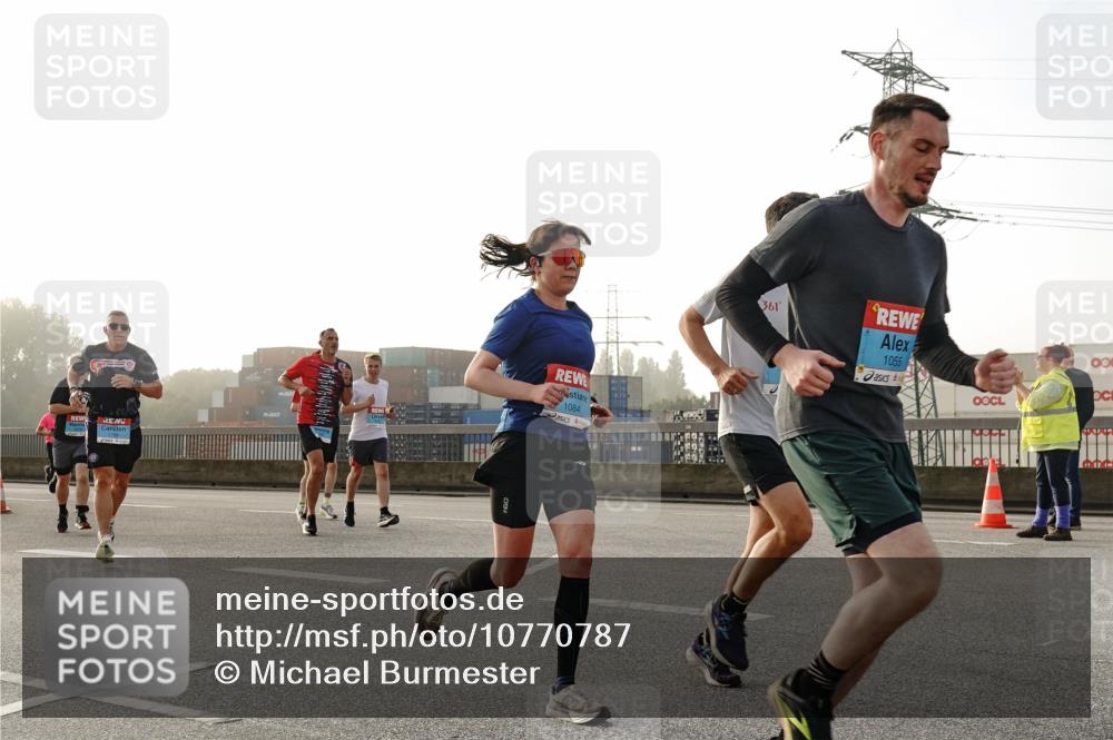 03.10.2026 - Köhlbrandbrückenlauf Michael Burmester http://msf.ph/oto/10770787 03.10.2026 09:14:56 Position 3 1084, 361, 1055 meine-sportfotos.de
