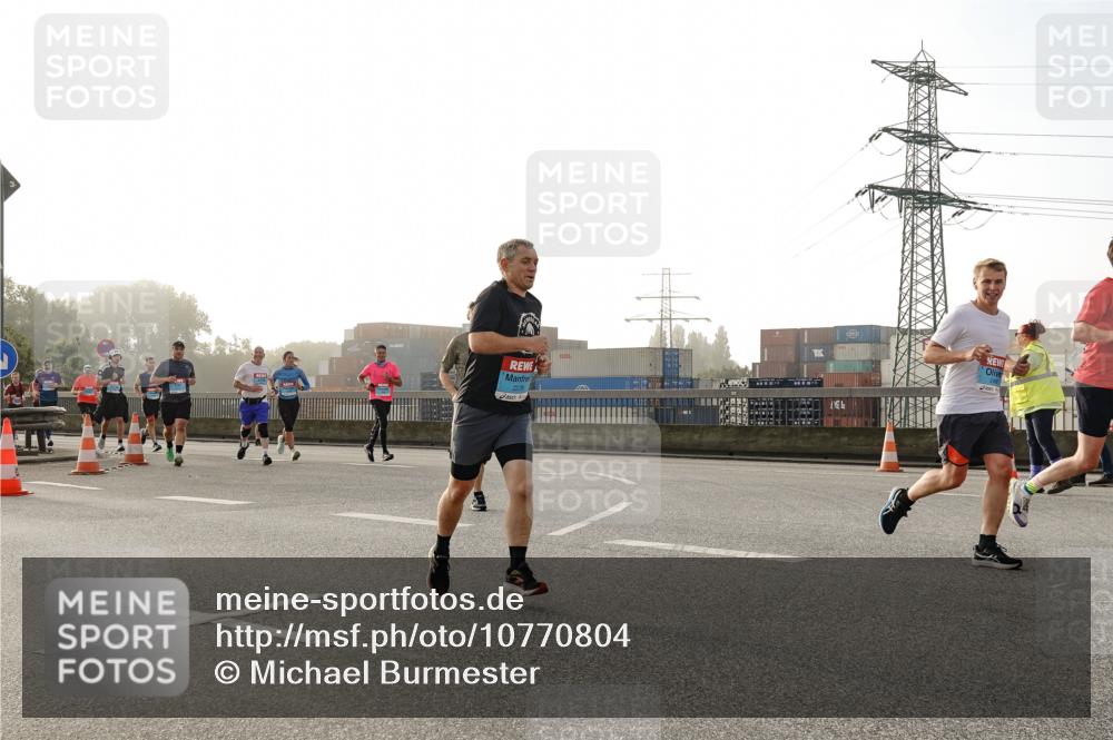 03.10.2026 - Köhlbrandbrückenlauf Michael Burmester http://msf.ph/oto/10770804 03.10.2026 09:14:59 Position 3  meine-sportfotos.de
