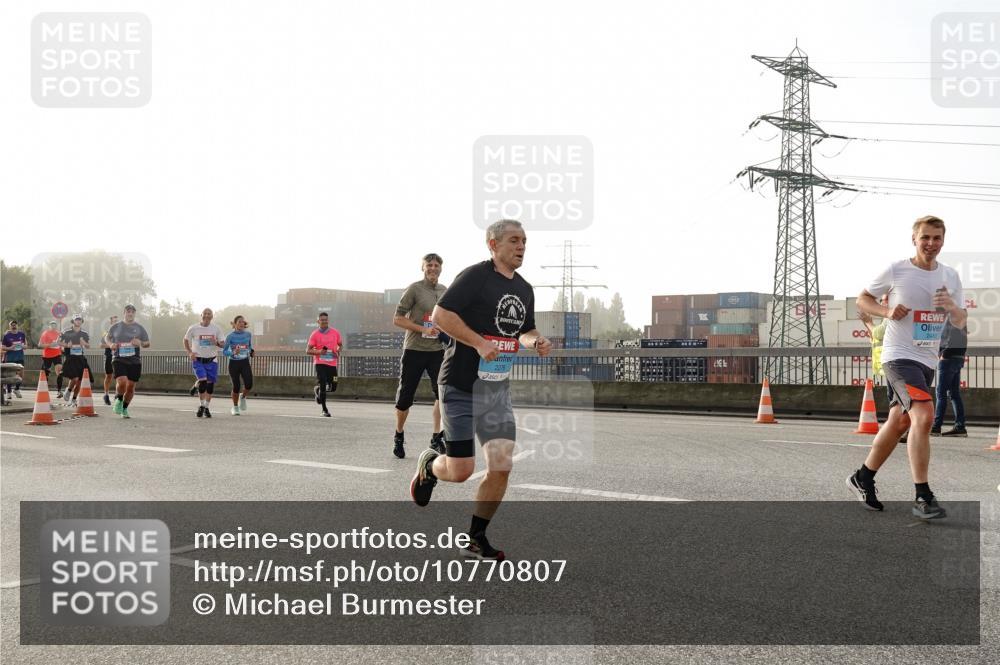 03.10.2026 - Köhlbrandbrückenlauf Michael Burmester http://msf.ph/oto/10770807 03.10.2026 09:14:59 Position 3 2480 meine-sportfotos.de