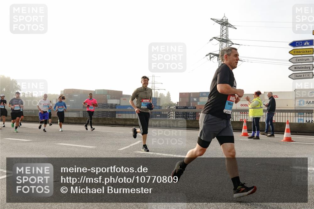 03.10.2026 - Köhlbrandbrückenlauf Michael Burmester http://msf.ph/oto/10770809 03.10.2026 09:15:00 Position 3  meine-sportfotos.de
