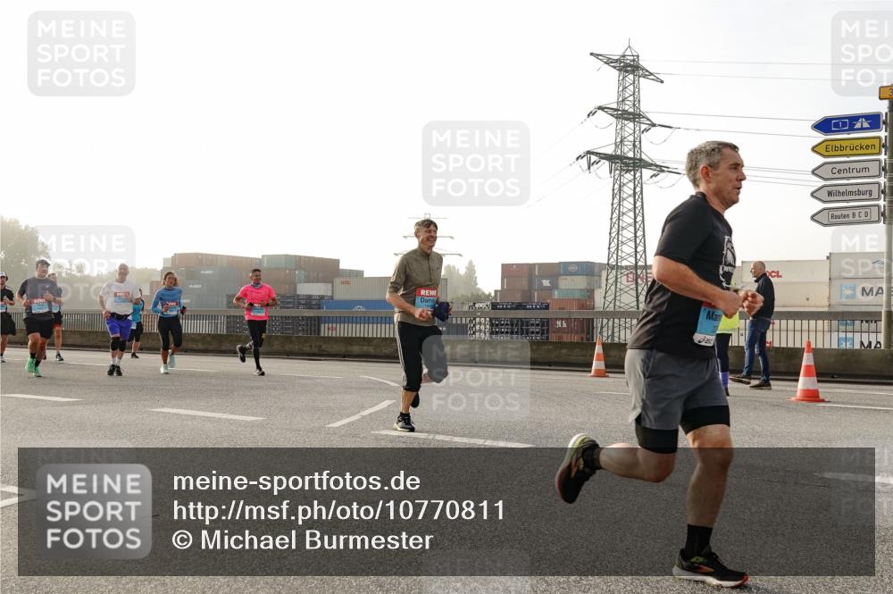 03.10.2026 - Köhlbrandbrückenlauf Michael Burmester http://msf.ph/oto/10770811 03.10.2026 09:15:00 Position 3  meine-sportfotos.de