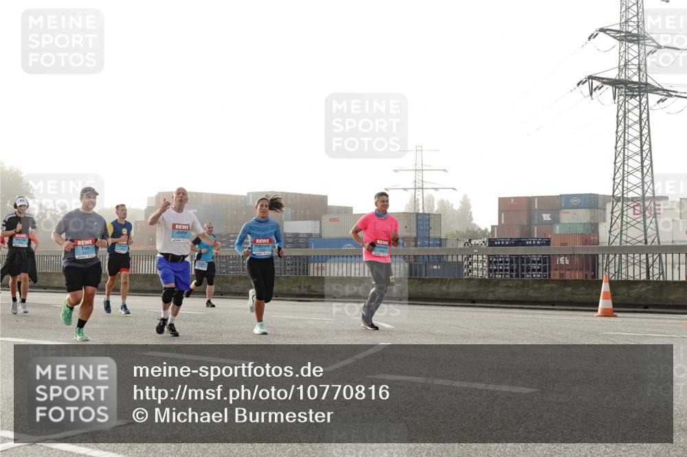 03.10.2026 - Köhlbrandbrückenlauf Michael Burmester http://msf.ph/oto/10770816 03.10.2026 09:15:01 Position 3 1 meine-sportfotos.de