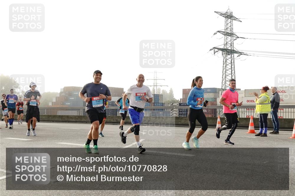 03.10.2026 - Köhlbrandbrückenlauf Michael Burmester http://msf.ph/oto/10770828 03.10.2026 09:15:03 Position 3 2227 meine-sportfotos.de