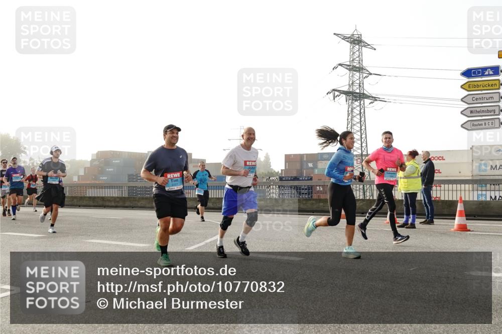 03.10.2026 - Köhlbrandbrückenlauf Michael Burmester http://msf.ph/oto/10770832 03.10.2026 09:15:03 Position 3 454 meine-sportfotos.de