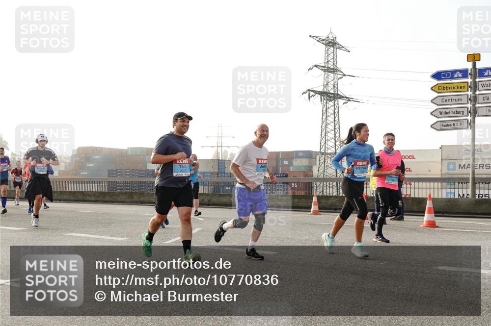 03.10.2026 - Köhlbrandbrückenlauf Michael Burmester http://msf.ph/oto/10770836 03.10.2026 09:15:03 Position 3 3 meine-sportfotos.de