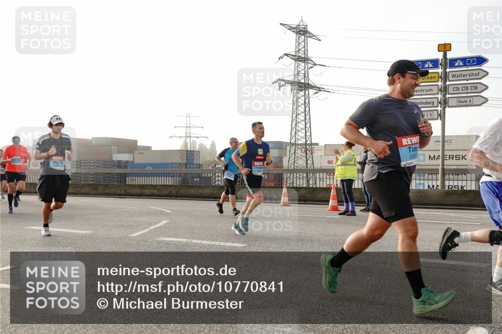 03.10.2026 - Köhlbrandbrückenlauf Michael Burmester http://msf.ph/oto/10770841 03.10.2026 09:15:04 Position 3 3, 2227 meine-sportfotos.de