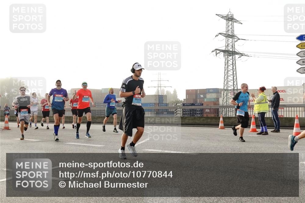 03.10.2026 - Köhlbrandbrückenlauf Michael Burmester http://msf.ph/oto/10770844 03.10.2026 09:15:05 Position 3 2226 meine-sportfotos.de