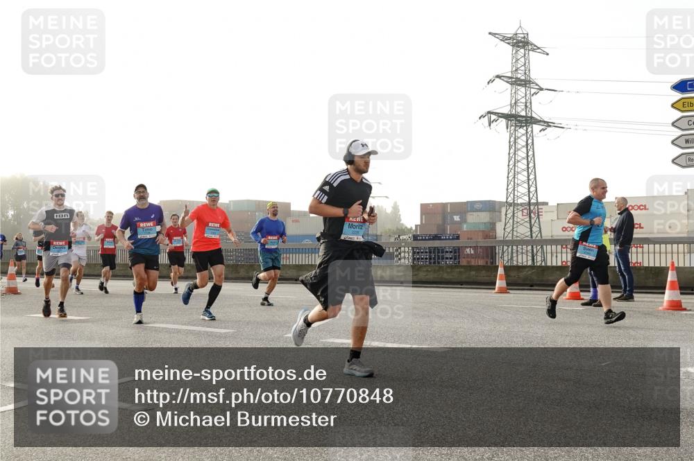 03.10.2026 - Köhlbrandbrückenlauf Michael Burmester http://msf.ph/oto/10770848 03.10.2026 09:15:05 Position 3 1 meine-sportfotos.de