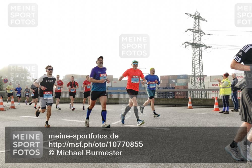 03.10.2026 - Köhlbrandbrückenlauf Michael Burmester http://msf.ph/oto/10770855 03.10.2026 09:15:06 Position 3 12302 meine-sportfotos.de
