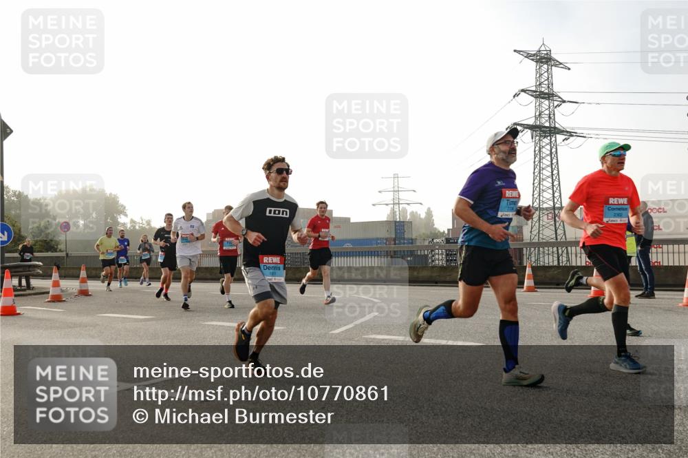 03.10.2026 - Köhlbrandbrückenlauf Michael Burmester http://msf.ph/oto/10770861 03.10.2026 09:15:07 Position 3 1911, 2905, 2302 meine-sportfotos.de