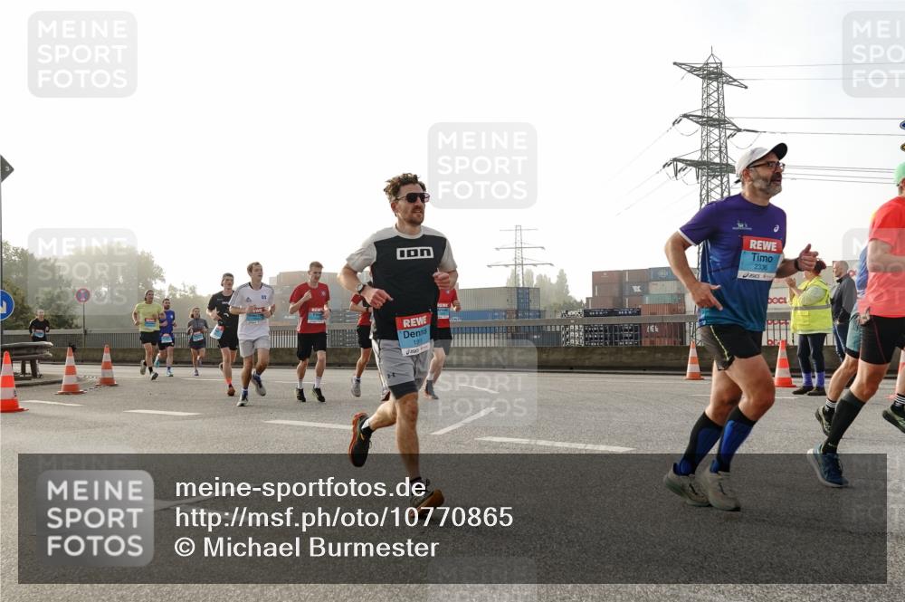 03.10.2026 - Köhlbrandbrückenlauf Michael Burmester http://msf.ph/oto/10770865 03.10.2026 09:15:07 Position 3 10, 2336, 1911 meine-sportfotos.de
