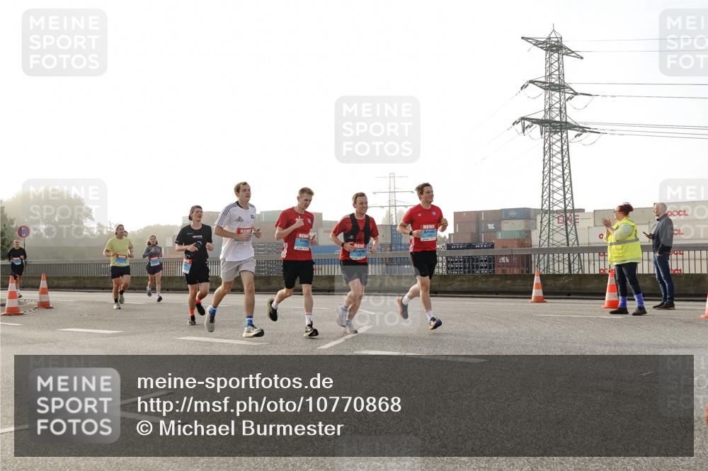 03.10.2026 - Köhlbrandbrückenlauf Michael Burmester http://msf.ph/oto/10770868 03.10.2026 09:15:08 Position 3  meine-sportfotos.de