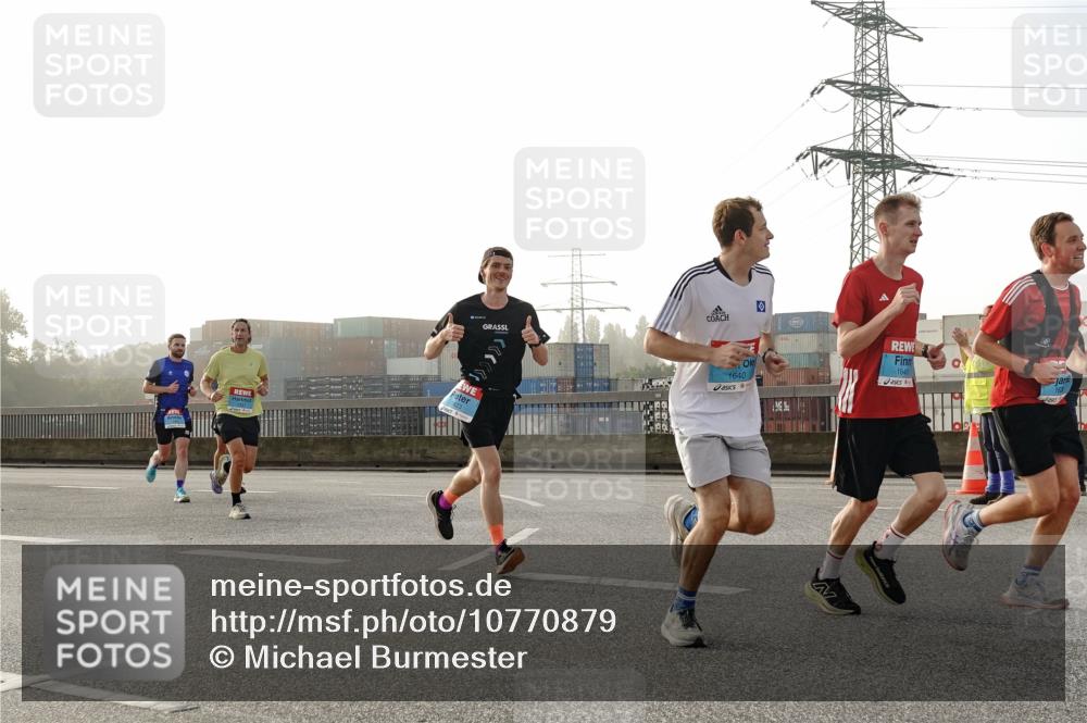 03.10.2026 - Köhlbrandbrückenlauf Michael Burmester http://msf.ph/oto/10770879 03.10.2026 09:15:09 Position 3 1641, 1640 meine-sportfotos.de