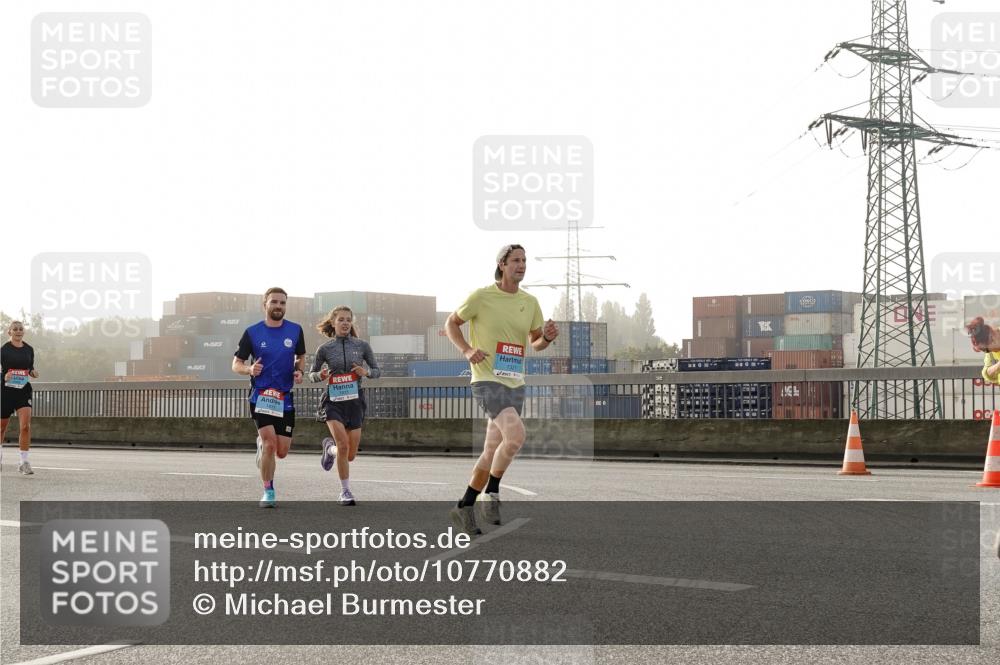 03.10.2026 - Köhlbrandbrückenlauf Michael Burmester http://msf.ph/oto/10770882 03.10.2026 09:15:10 Position 3  meine-sportfotos.de