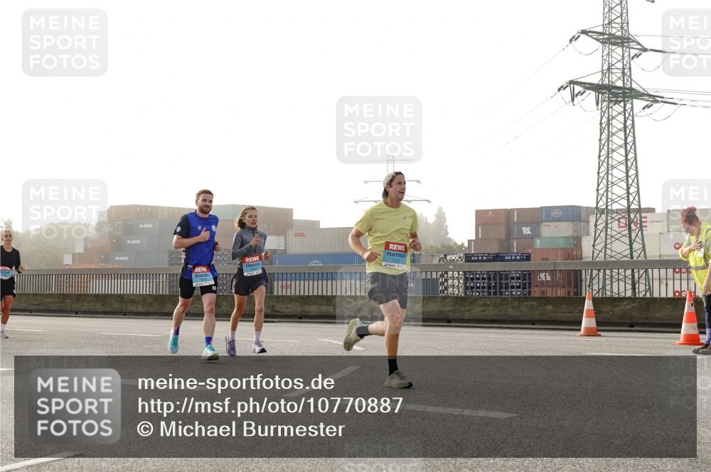 03.10.2026 - Köhlbrandbrückenlauf Michael Burmester http://msf.ph/oto/10770887 03.10.2026 09:15:11 Position 3 1 meine-sportfotos.de