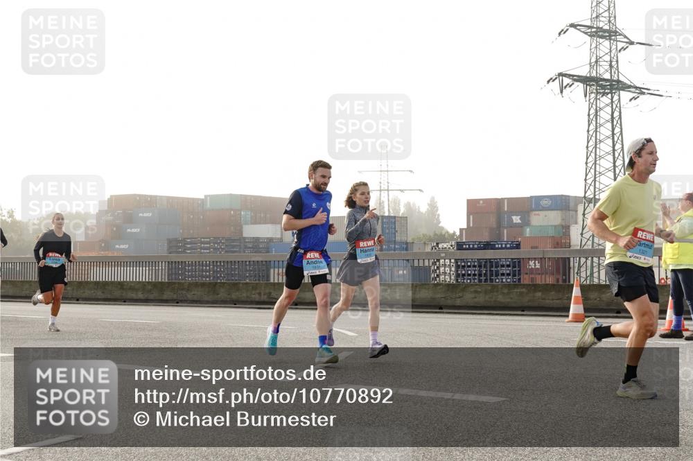03.10.2026 - Köhlbrandbrückenlauf Michael Burmester http://msf.ph/oto/10770892 03.10.2026 09:15:11 Position 3 19, 1321 meine-sportfotos.de