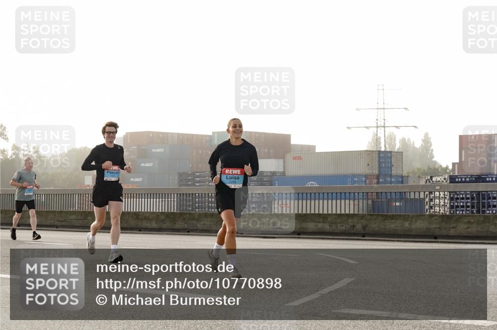 03.10.2026 - Köhlbrandbrückenlauf Michael Burmester http://msf.ph/oto/10770898 03.10.2026 09:15:13 Position 3 1127, 2298 meine-sportfotos.de