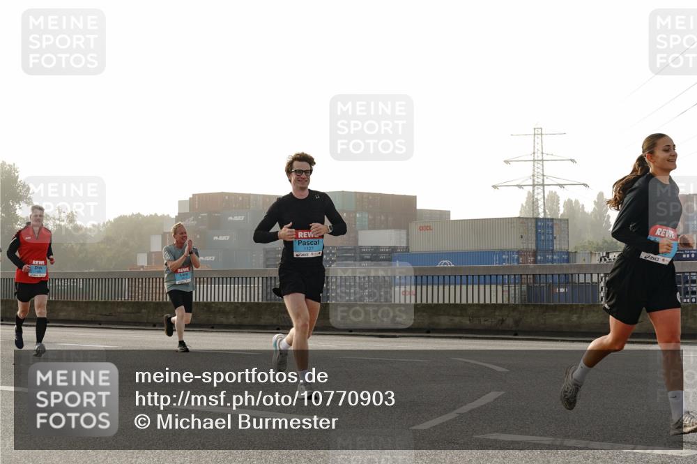 03.10.2026 - Köhlbrandbrückenlauf Michael Burmester http://msf.ph/oto/10770903 03.10.2026 09:15:14 Position 3 1127 meine-sportfotos.de
